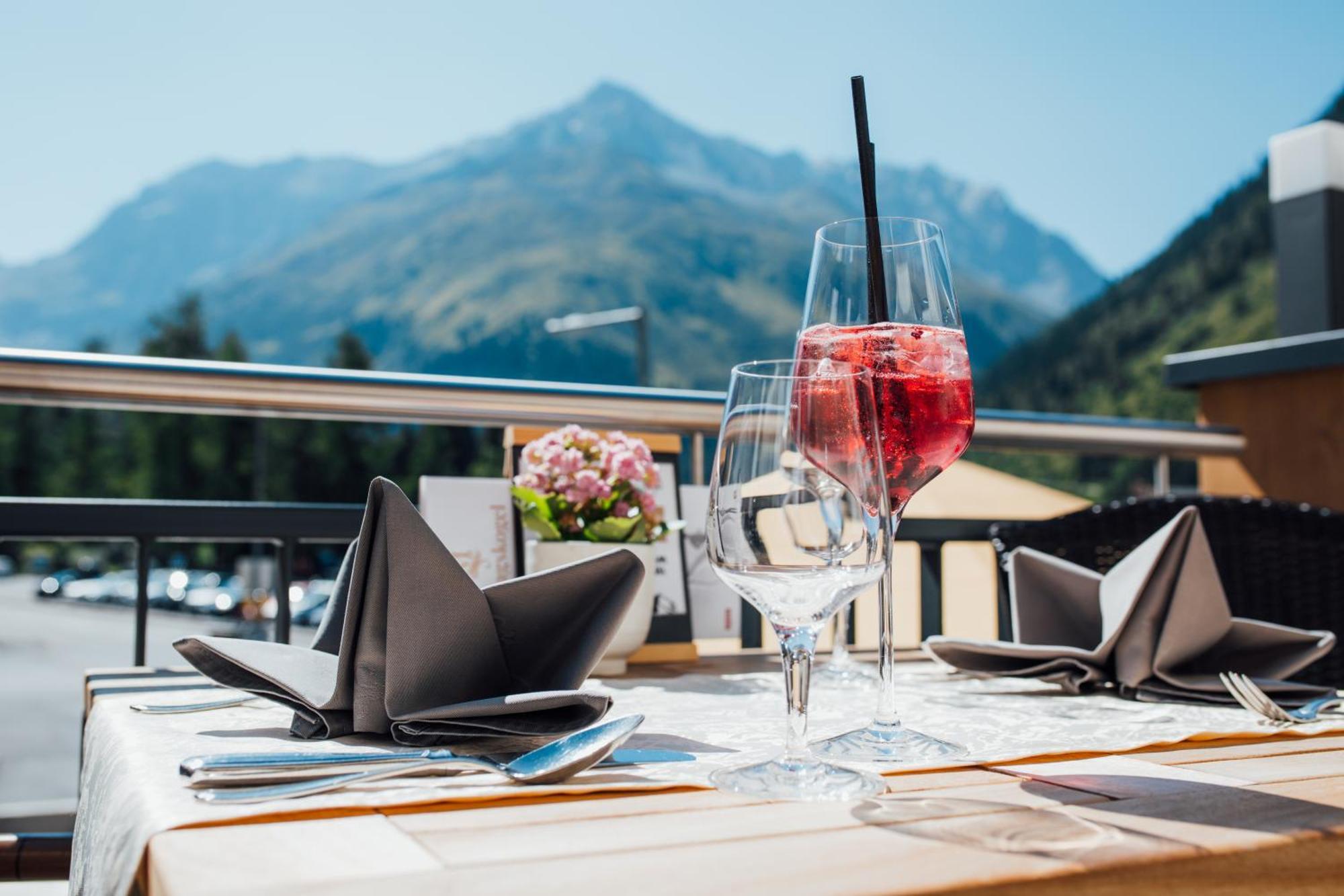 Hotel Mittagskogel Pitztal Sankt Leonhard im Pitztal Exterior foto